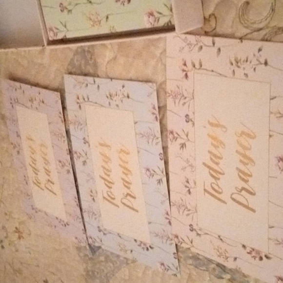 Prayer Cards In Decorative box ox - Picture 6 of 7